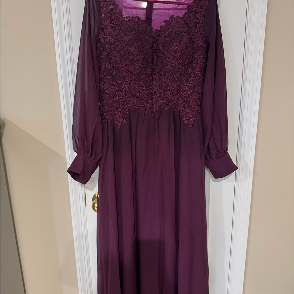 Elegant Long Sleeve Lace Dress in Rich Purple